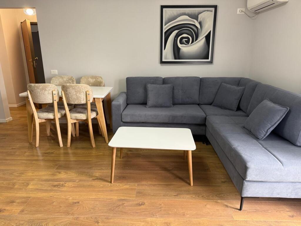 5 Maji Jepet Apartament 1+1 Me Qera
