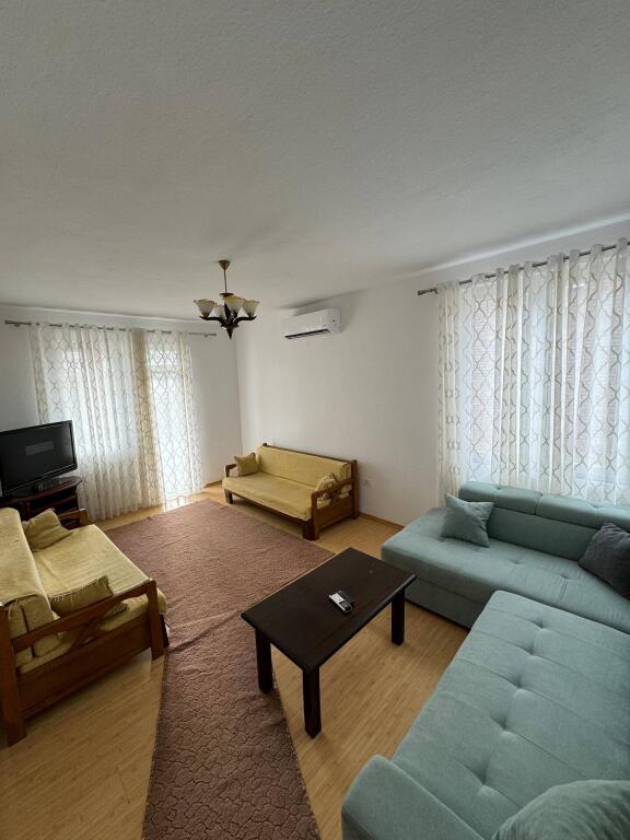 Vile Me Qera 1+1 Tek Myslym Shyri (ID BV22471) Tirane