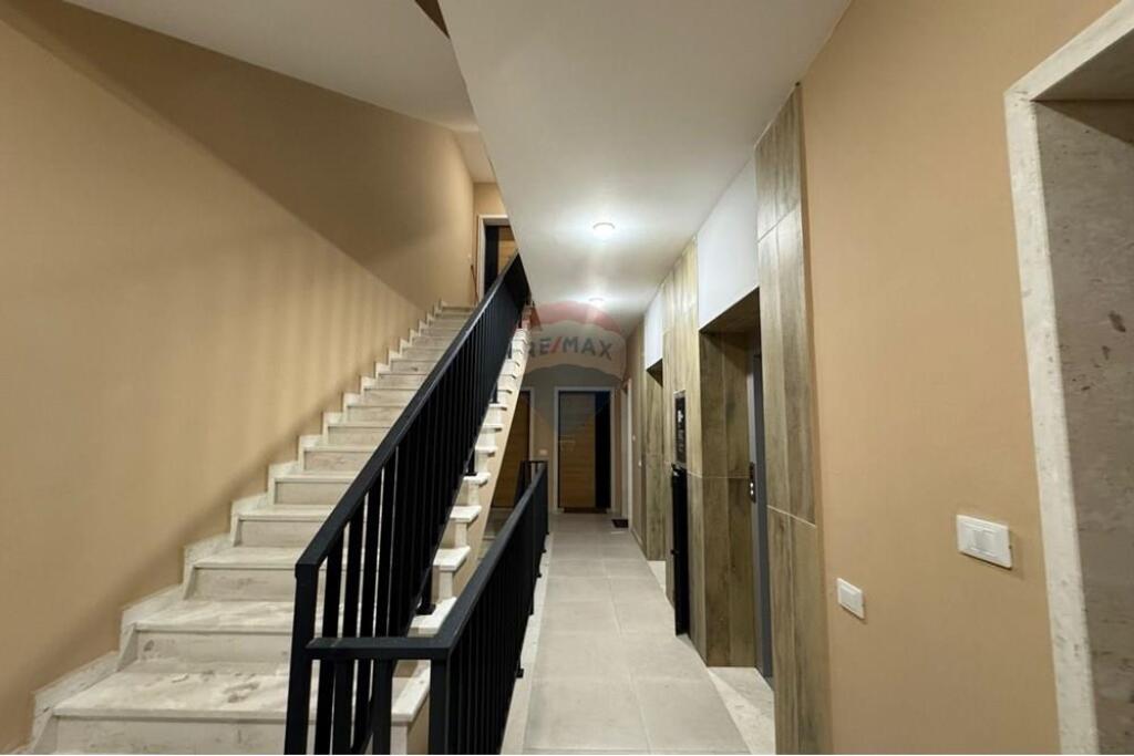 Apartment 2+1+2 for Rent – Karl Gega Street, New Boulevard