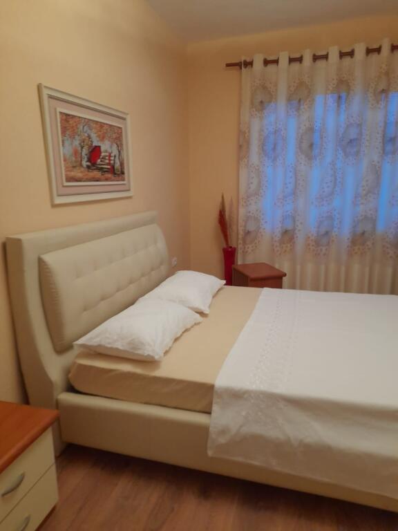 Affittasi Appartamento 2+1 a Mozaiku, vicino a 21 Dhjetori.