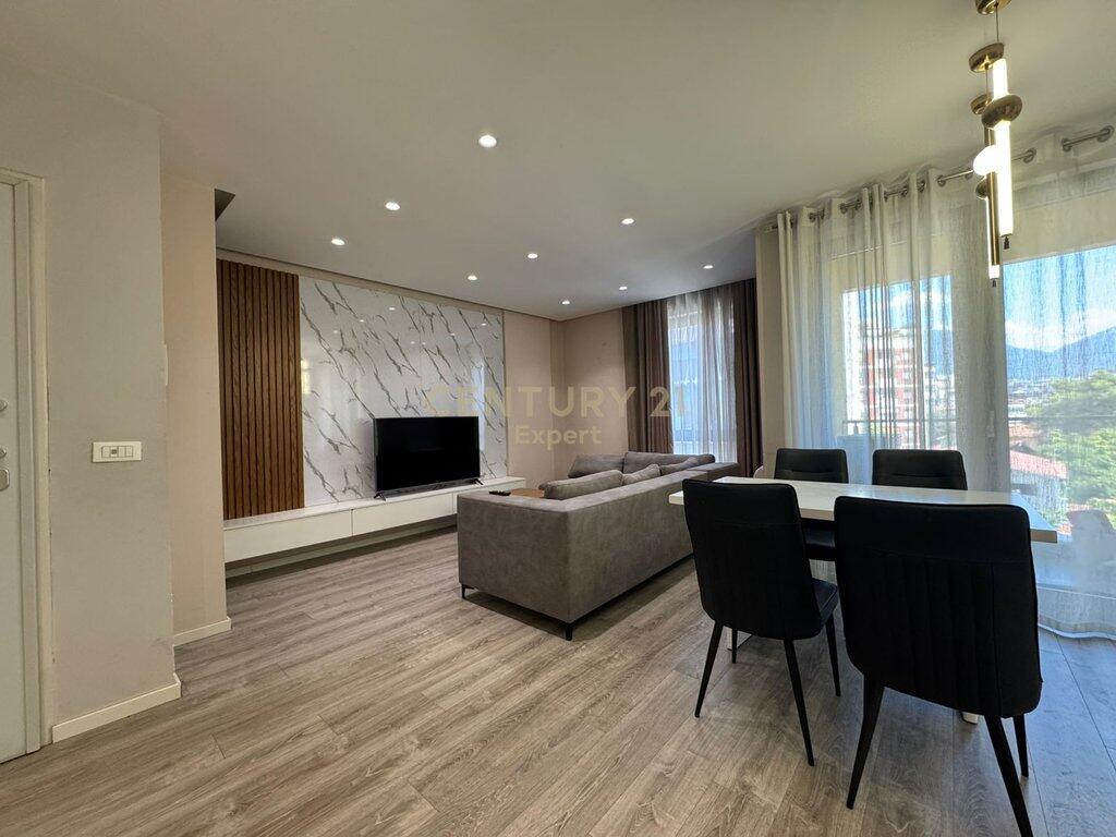 Jepet me qira Apartament 2+1+2 + Post Parkimi – Rruga e Elbasanit