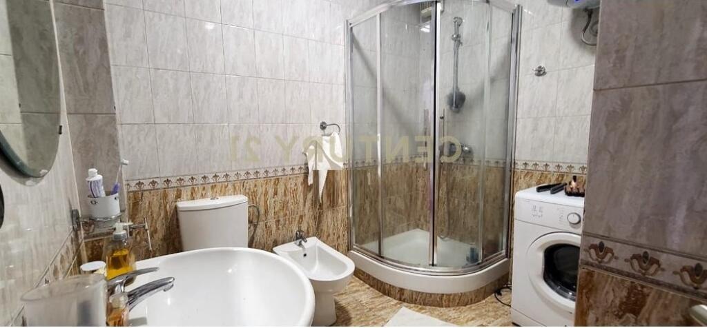 Apartament me qera , 1+1 në qendër të Tiranës