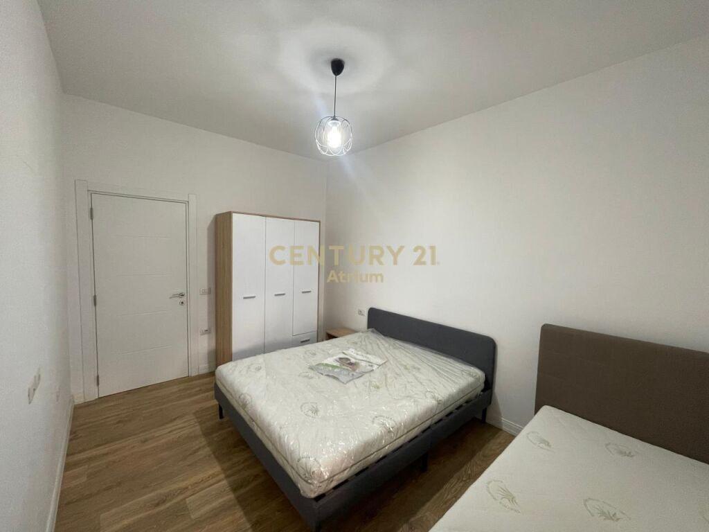 JEPET APARTAMENT ME QIRA 1 + 1 TEK MATERNITETI RI ! 400 € /Muaj