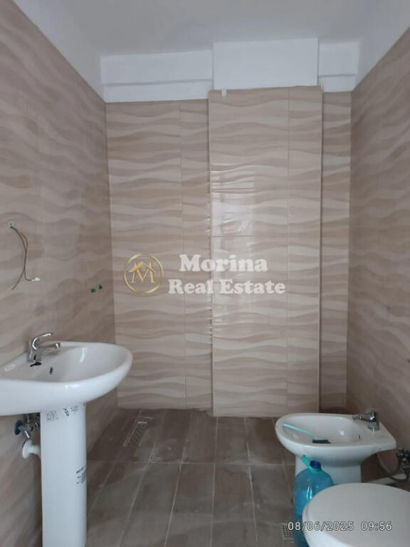 Qera Apartament 2+1, 5 Maji, 400 Euro