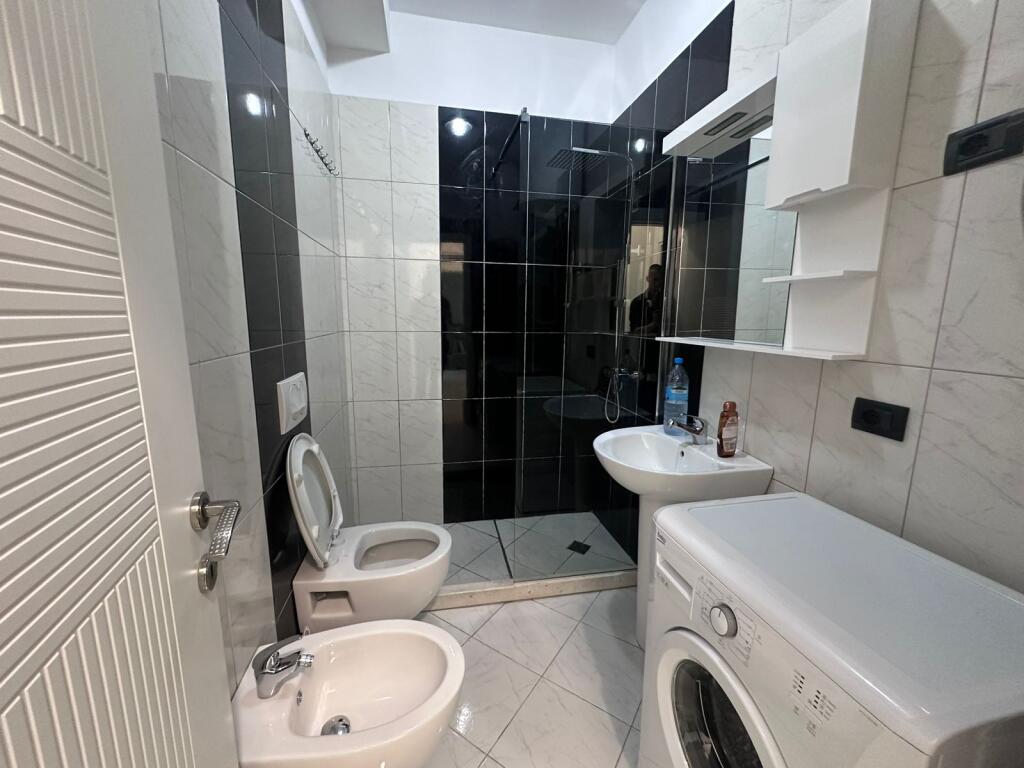 Apartament me qera 1+1+parkim Rruga e Kosovarve