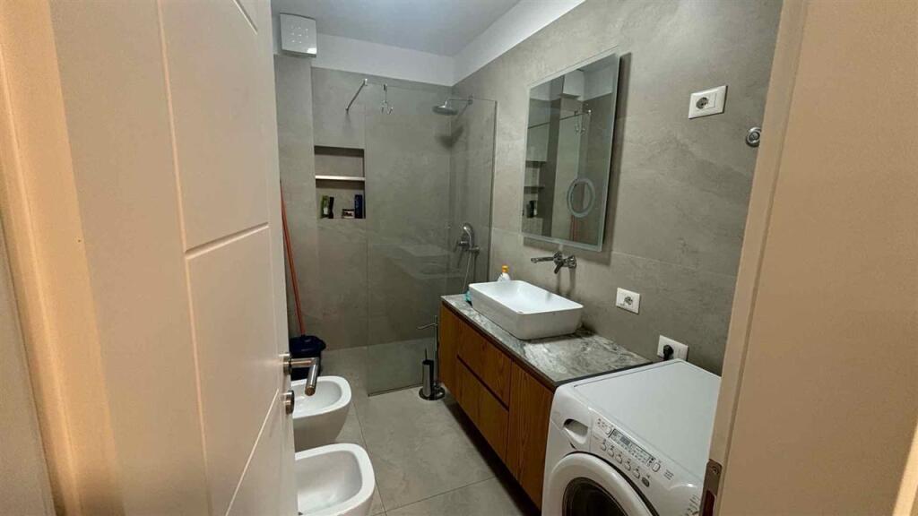 Super Appartamento in affitto a 5 Maji/Concord Center (45.000 leke)