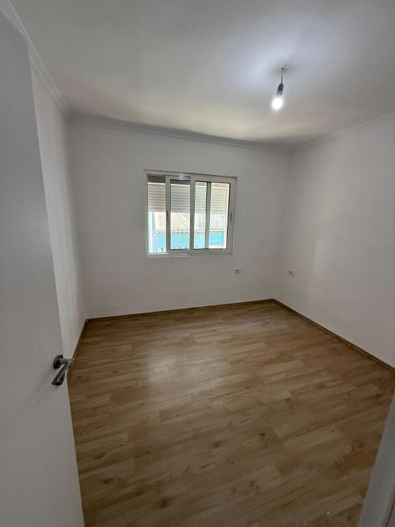 Shitet Apartament 2+1 - Stadiumi Dinamo