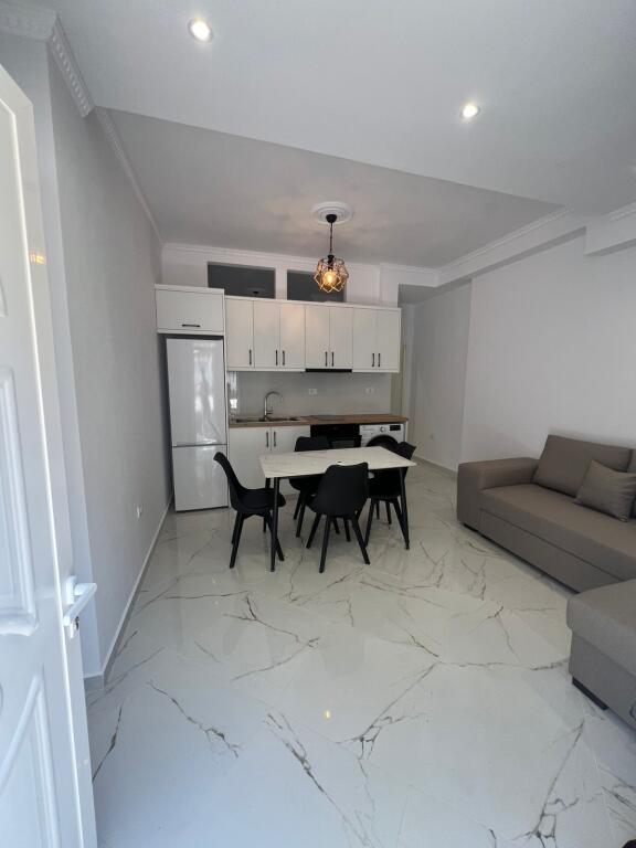 🏡 Apartment 1+1 for rent – Beach, near the school “Bajram Curri”
