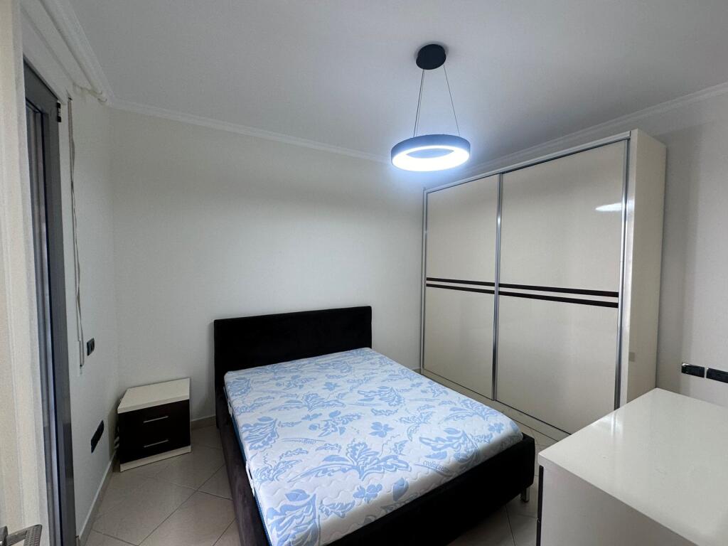 Apartament me qera 1+1+parkim Rruga e Kosovarve