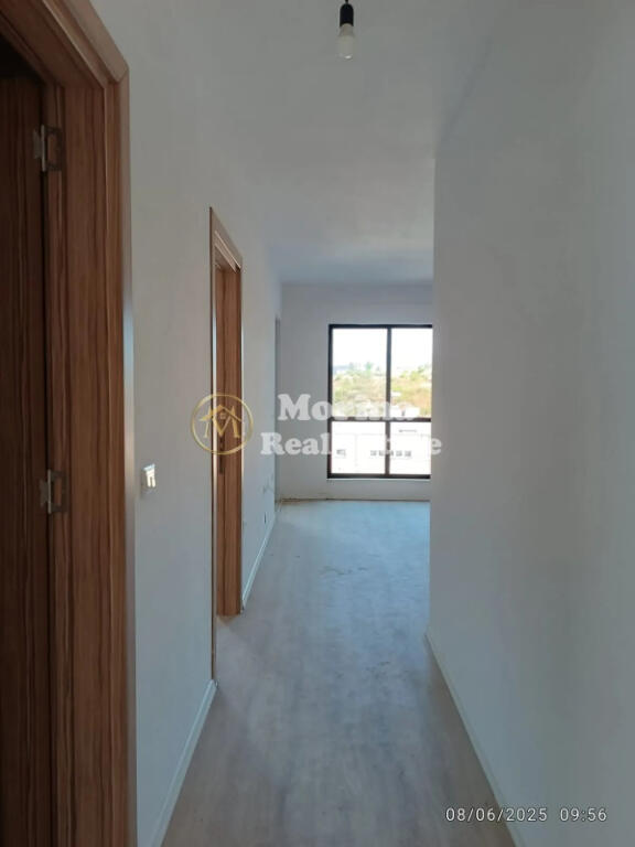 Qera Apartament 2+1, 5 Maji, 400 Euro