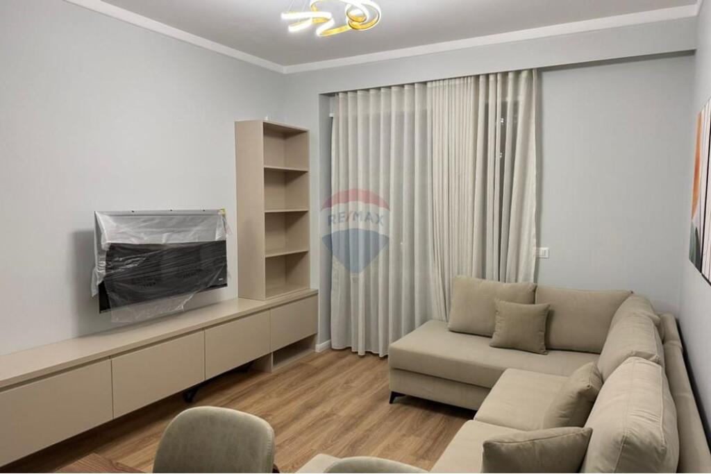 Apartment 2+1+2 for Rent – Karl Gega Street, New Boulevard