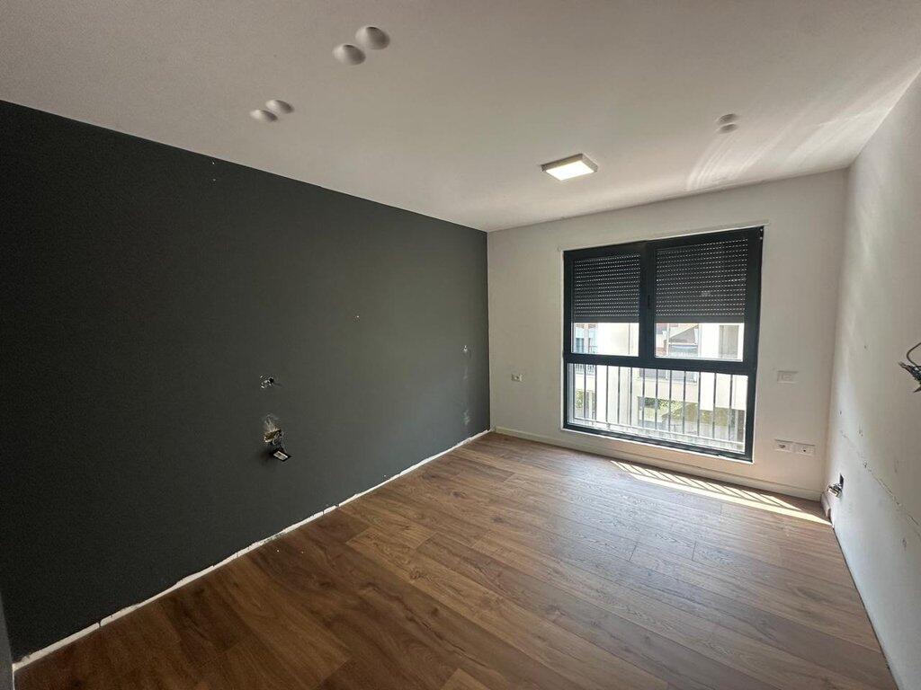 Shitet, Apartament 2+1+2, Liqeni i Thate, Tirane.
