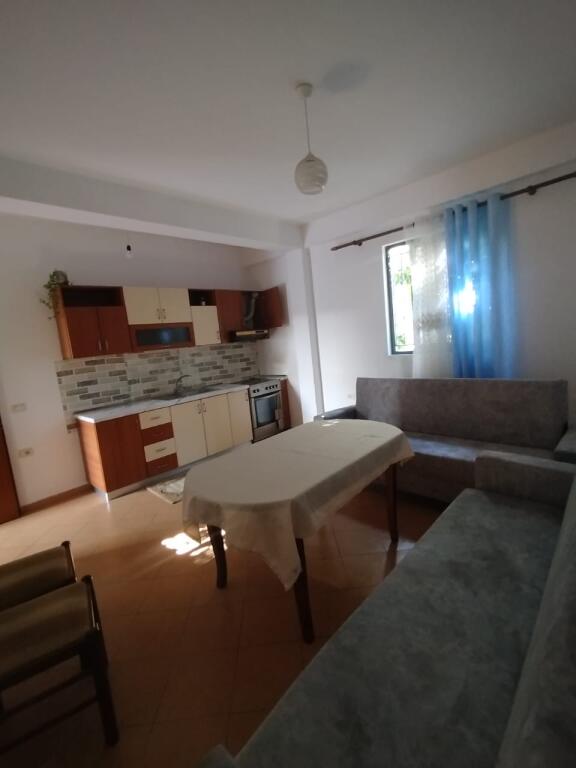 🏡 Apartament 1+1 me qira – Spitallë, pranë Varrezave të Vjetra