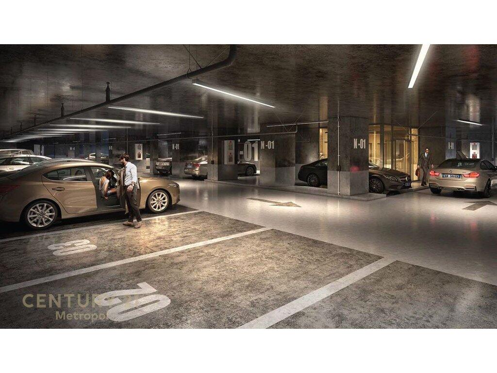 AFFITTASI FINO A 16 POSTI AUTO, DIETRO IL PALAZZO DI 15 PIANI IN CENTRO !