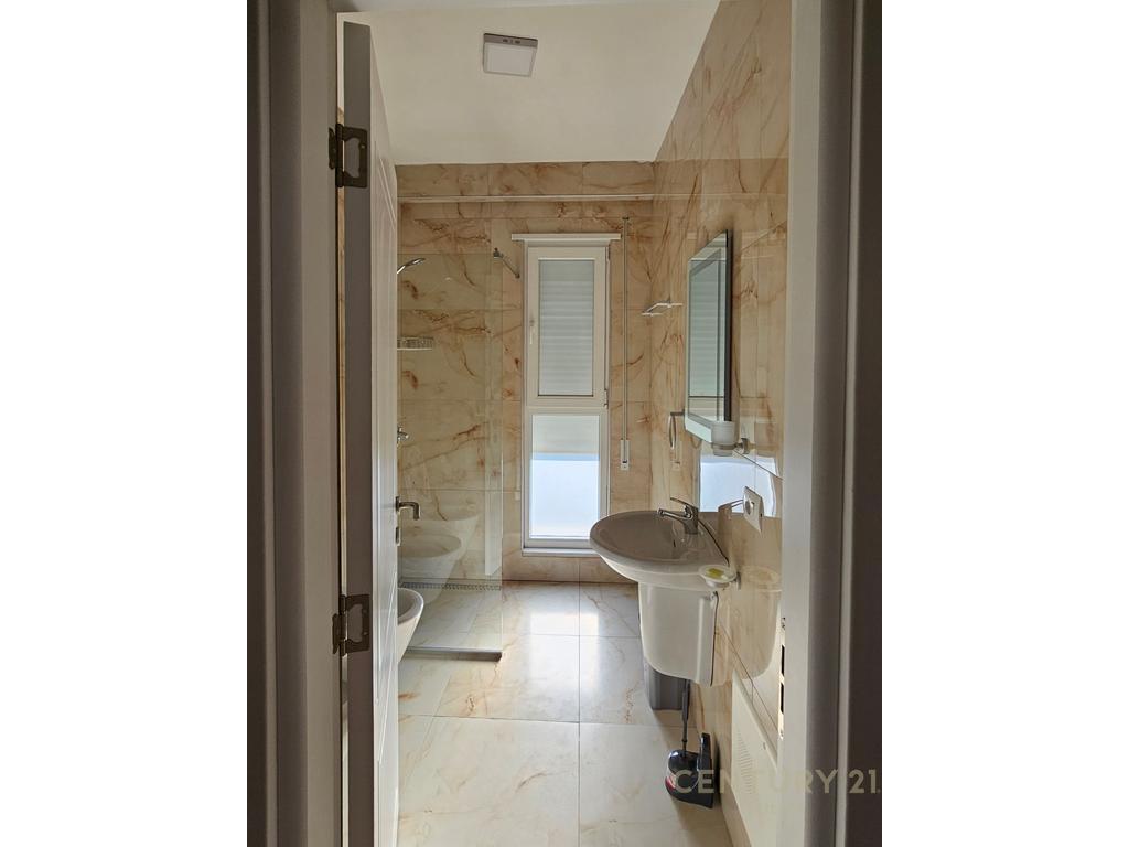 JEPET ME QIRA APARTAMENT 2+1 NË DON BOSKO!
