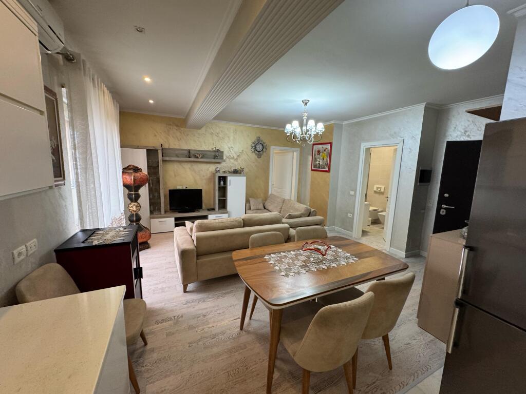 Apartament me qera 1+1 Tek 5 maji Concord center
