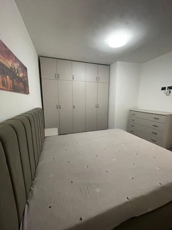 Qera, Hyrje 2+1, Rruga Riza Cerova, 600 euro