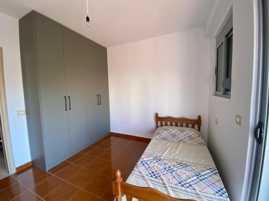 Appartamento 2+1 in affitto vicino a Shkembi i Kavajes!