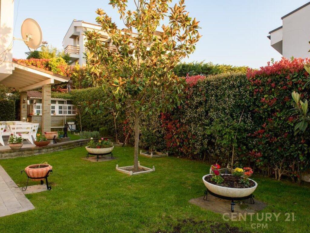 🏡 Luxurious Villa for Rent in Long Hill – One of the Most Exclusive Residences!
