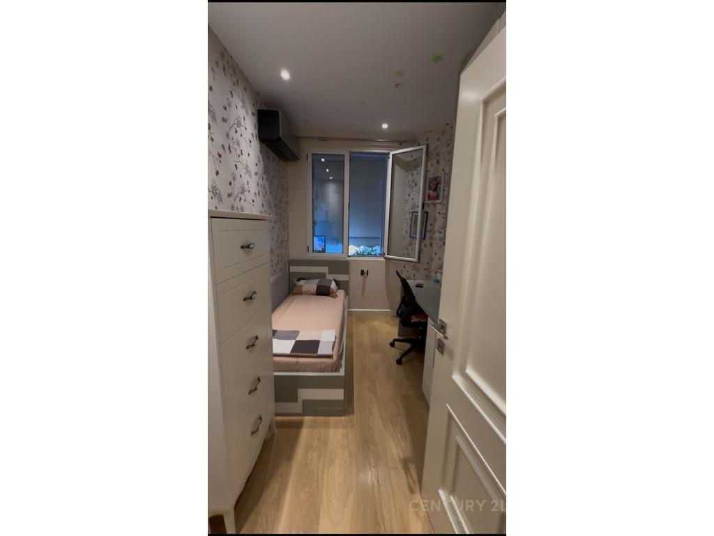 Apartament modern per shitje te Kopshti Botanik.