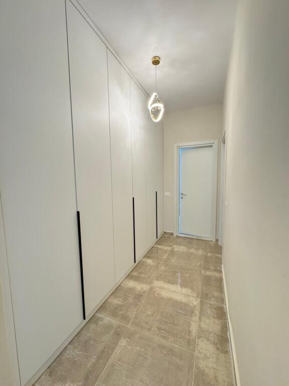 Apartament me qira 2+1 ne Yzberisht tek Grand Gallery