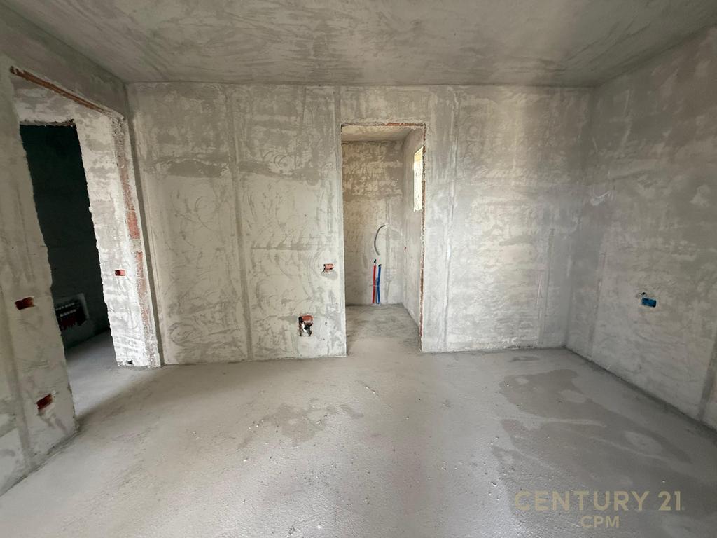 🏢 Shitet Apartament 2+1+2 në Rezidencën Elitare pranë Liqenit të Thatë