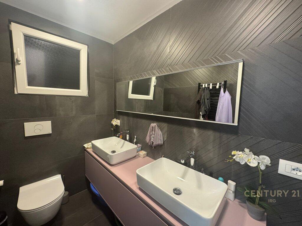 🏡 2-Bedroom, 2-Bathroom Apartment for Sale with High-End Investment – Comfort, Light &amp; Family Tranquility