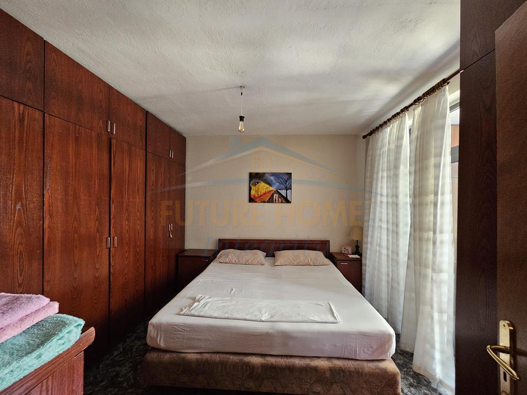 Qera, Apartament 4+1, Rruga Mine Peza, Tiranë.