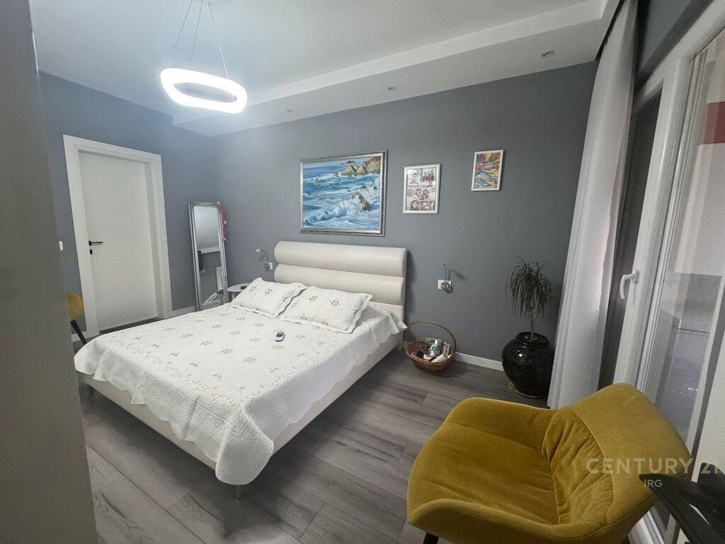 🏡 2-Bedroom, 2-Bathroom Apartment for Sale with High-End Investment – Comfort, Light &amp; Family Tranquility
