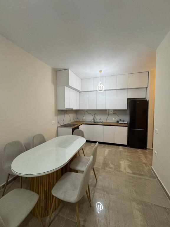Apartament me qira 2+1 ne Yzberisht tek Grand Gallery