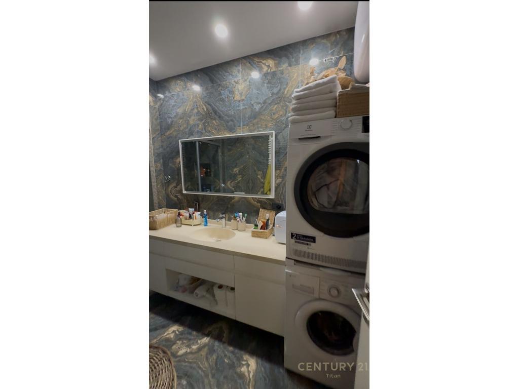 Apartament modern per shitje te Kopshti Botanik.