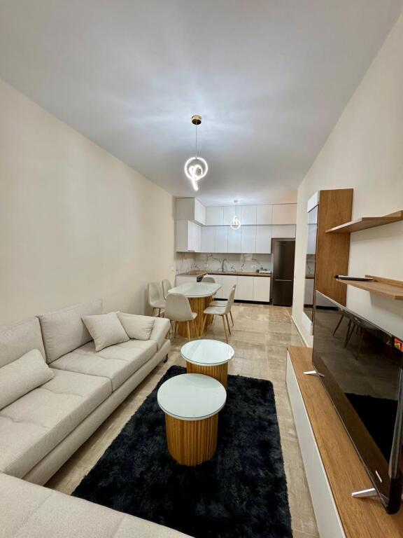 JEPET SUPER APARTAMENT ME QIRA TE GRAND GALERY YZBERISHT TIRANE
