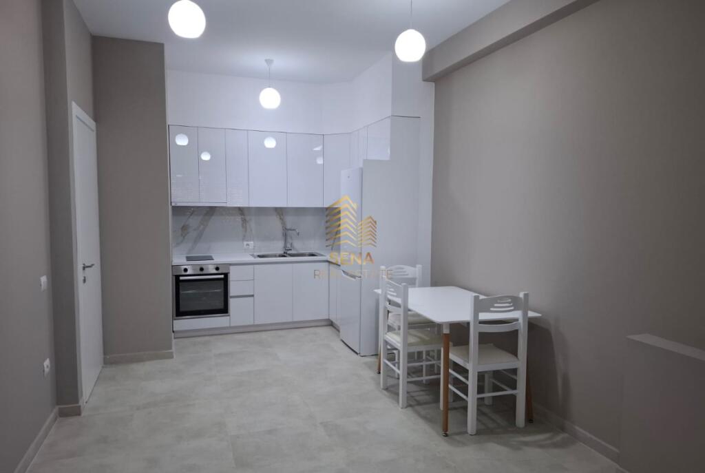 Affitto, Appartamento 1+1, presso Amerikan III, 600 Euro/mese