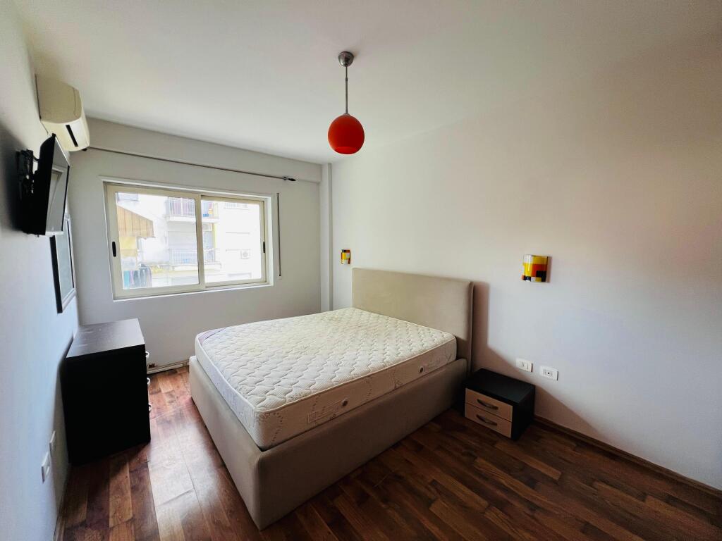 Shitet Apartament 2+1+2 pranë Report TV