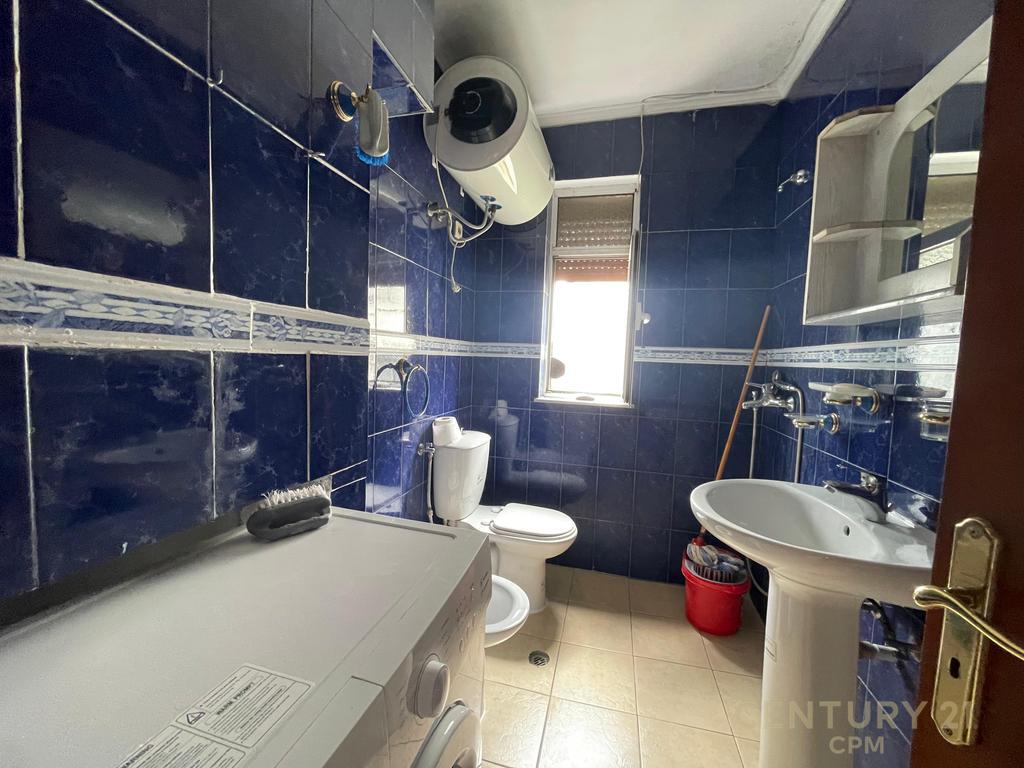 Apartament 2+1 per shitje te Ali Demi