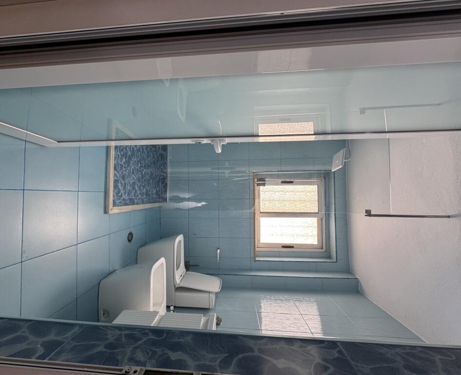 AFFITTASI APPARTAMENTO LUSSUOSO 2+1 VICINO A KAFE FLORA (1000 euro)