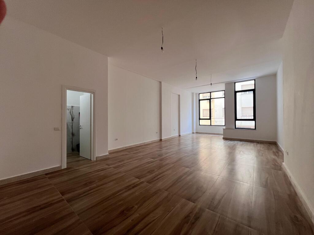 Open space environment for rent in the Center, near Kafe Flora