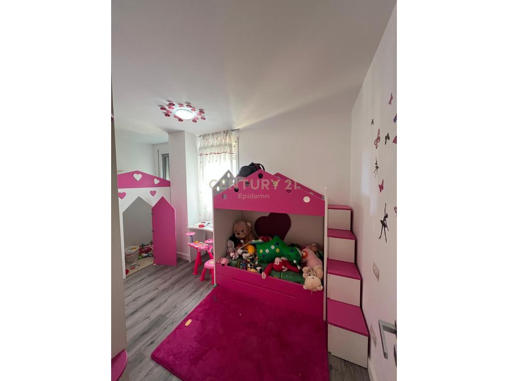 FOR RENT APARTMENT 3+1+ PARKING SPACE NEAR THE VILA SE ZOGUT!