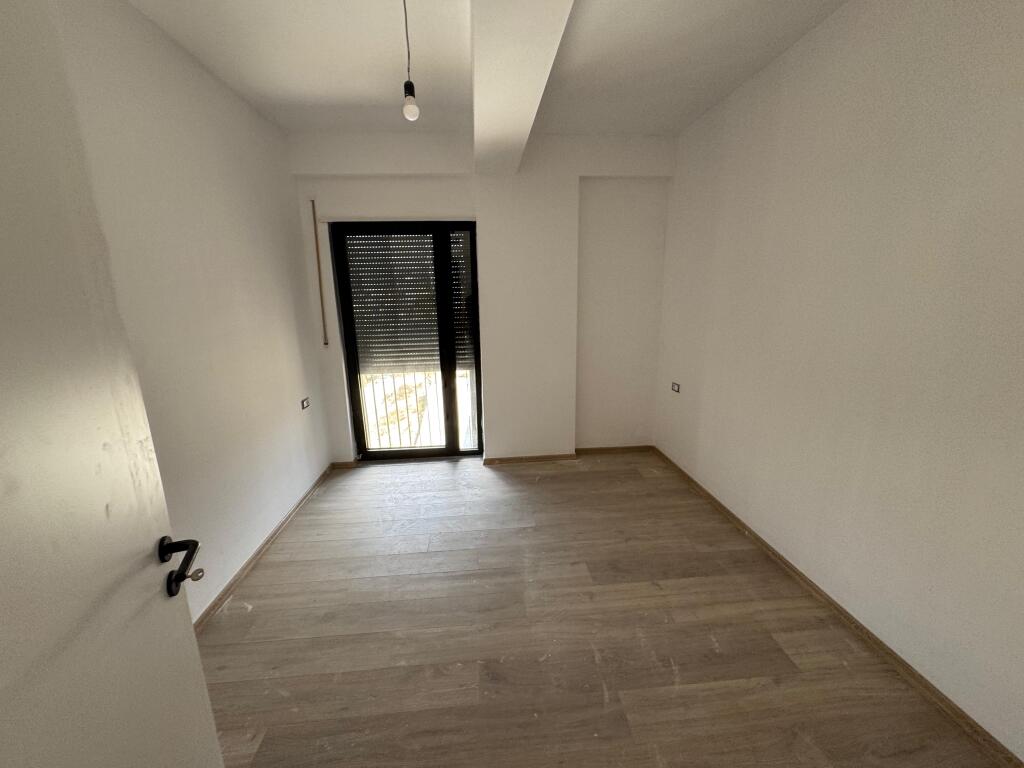 Shitet Apartament 2+1+2 Kodra e diellit