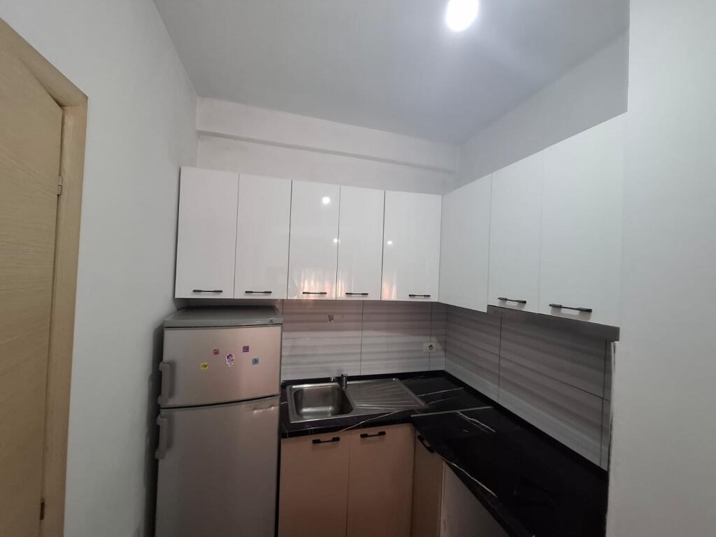 Affittasi appartamento 1+1 a Kmy in Yzberisht
