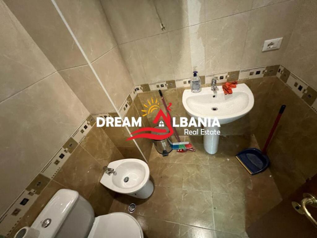 Zyre ne shitje ne Myslym Shyr prane Postes Qendrore ne Tirane (ID 4161081)