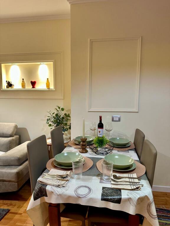 Tirane, apartment 1+1+Balcony for rent Floor 5, 70 m² 670 € (Milto Tutulani Street)
