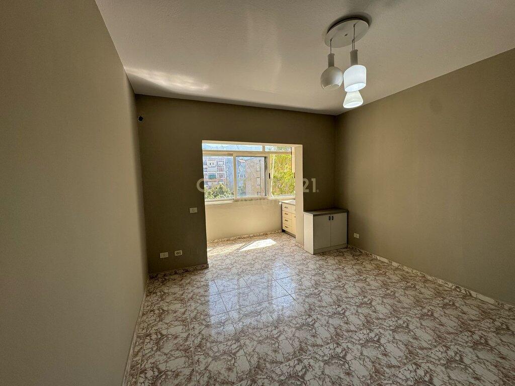 SHITET APARTAMENT 1+1 NE ZONEN E BRRYLIT !!