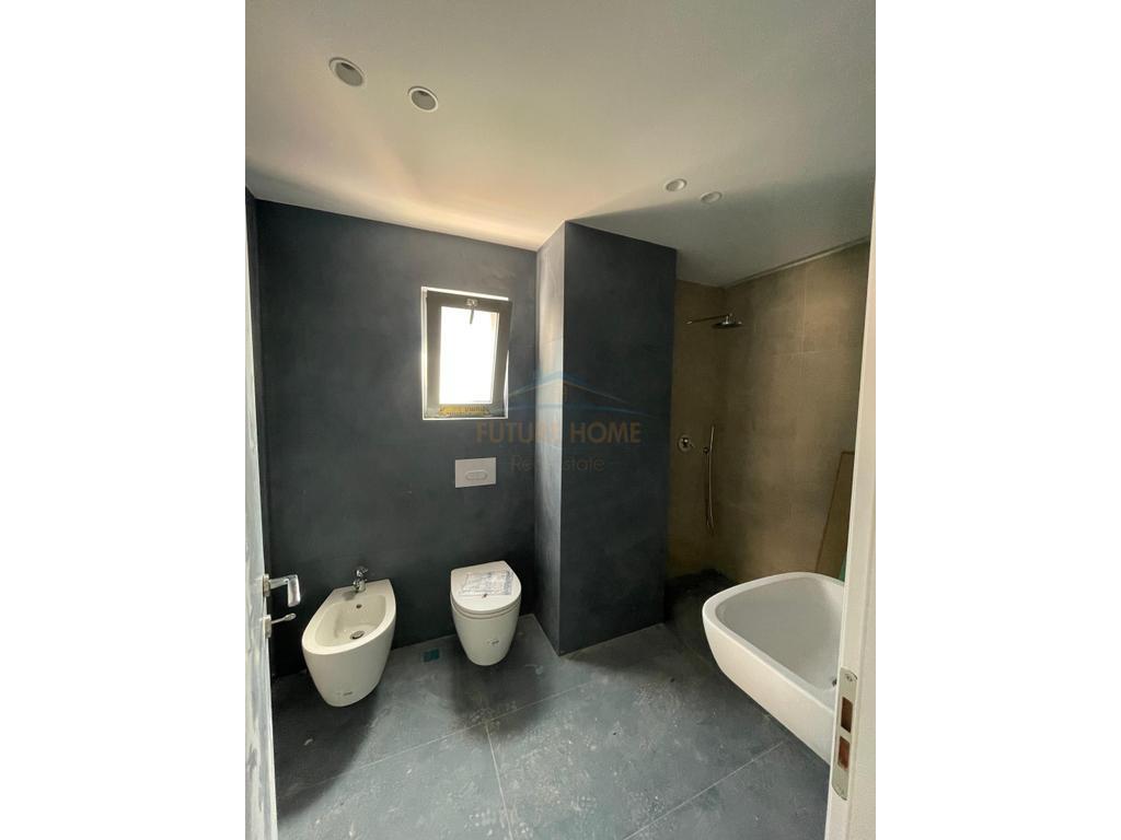 Shitet Apartament 1+1, Pazar i Ri