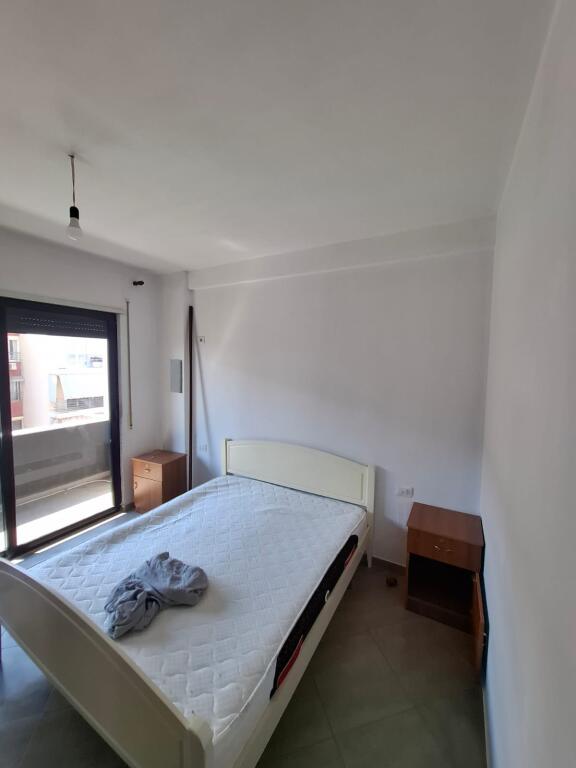 Affittasi appartamento 1+1 a Kmy in Yzberisht