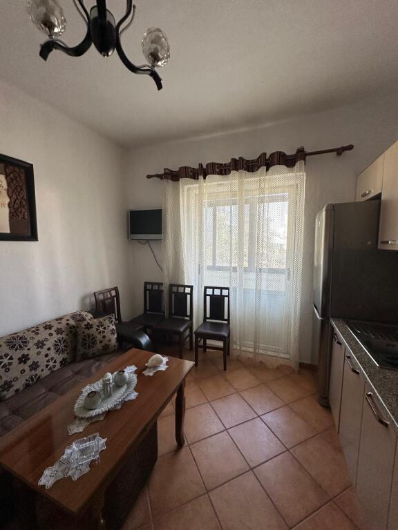 Studio apartment for rent at Zogu i Zi (300 Euro)