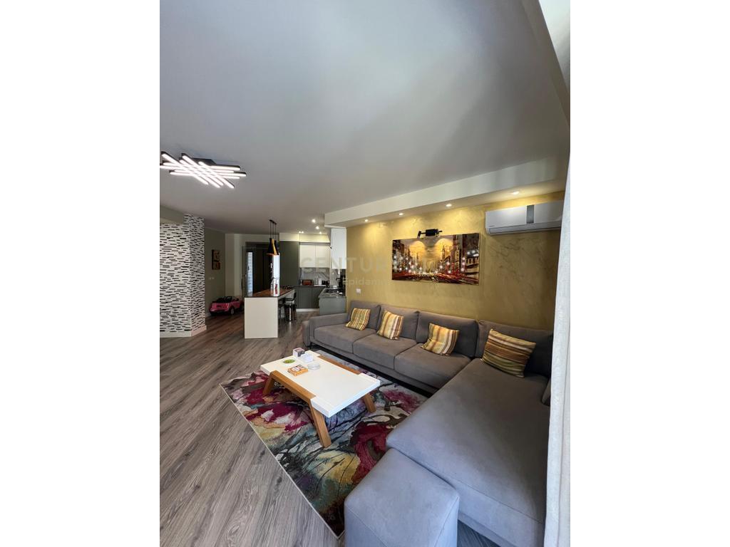FOR RENT APARTMENT 3+1+ PARKING SPACE NEAR THE VILA SE ZOGUT!