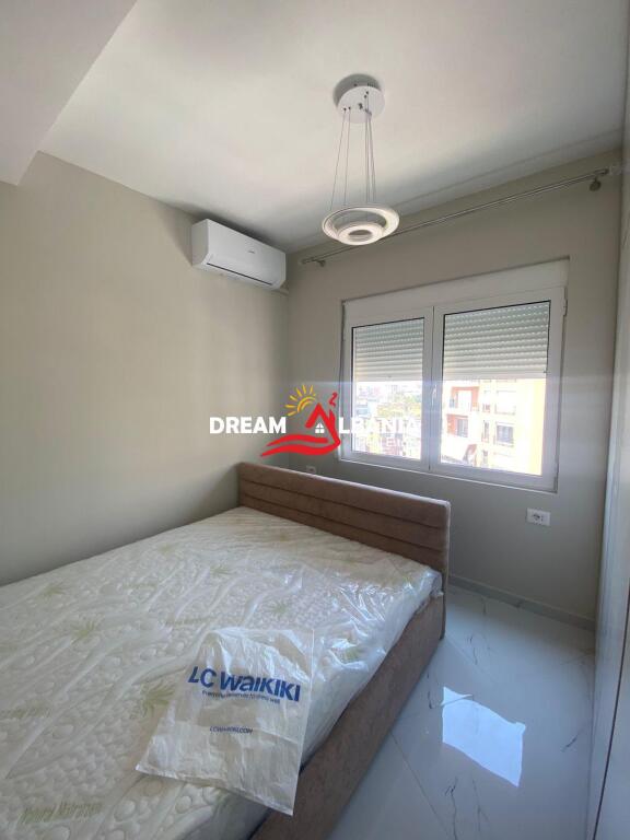 Jepet me qera apartament 2+1 prane rruges Mine Peza (42214800)
