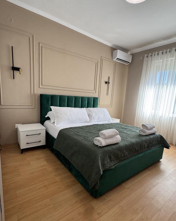 apartament 2+1 me qira tek Kafe Flora, Qender