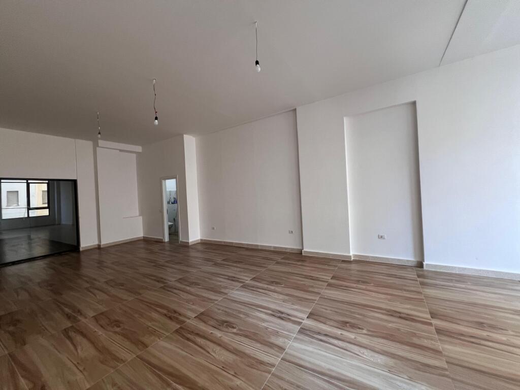Open space environment for rent in the Center, near Kafe Flora